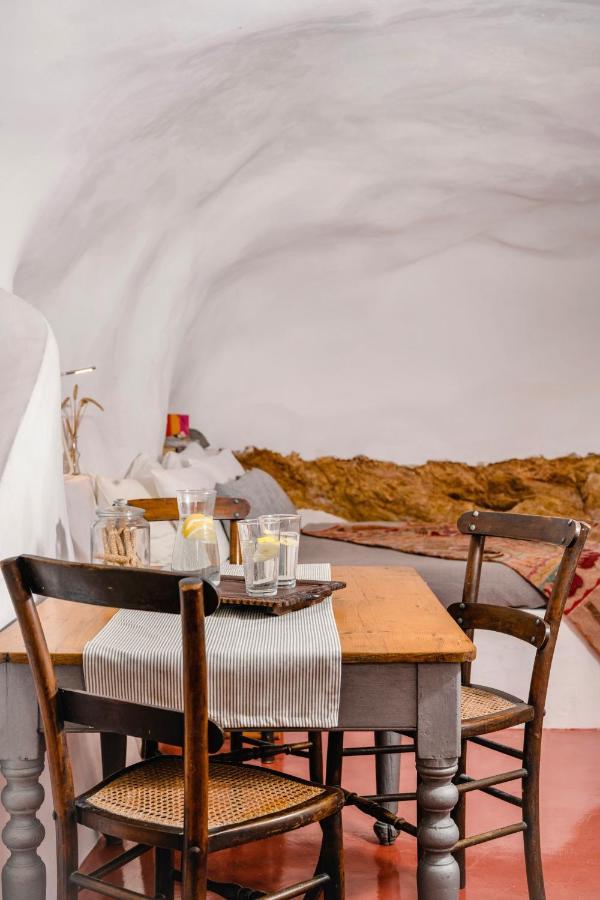 Traditional Farmers Caves Emporio  Eksteriør bilde